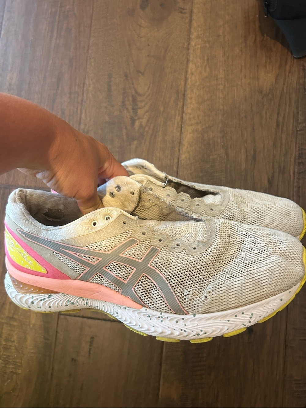 ASICS Gel-Nimbus Women’s White Mesh Running Shoes with Pink Accent